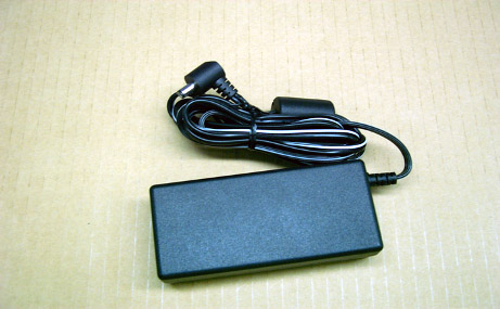 YHI YS-1039AJ830GP AC Adapter 15V 2.6A 39W Power Supply for Musial Instrument With Electron 5.5mm 1.2mm Brand